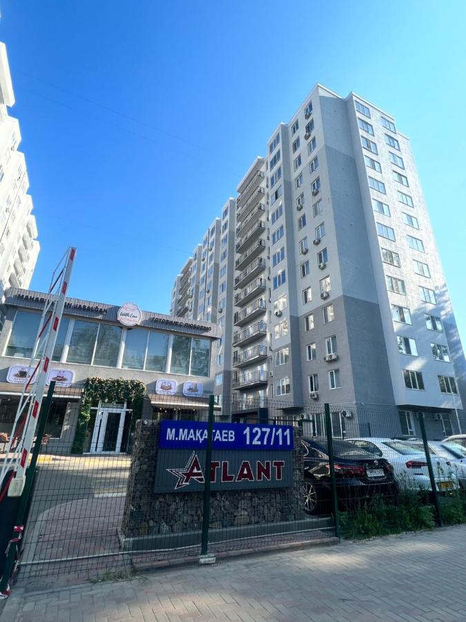 Appartamento Атлант Жк Almaty Esterno foto